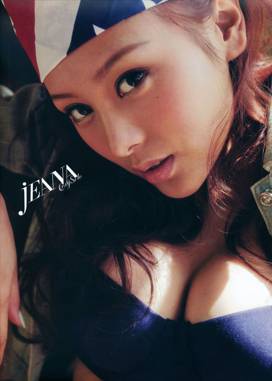 何佩瑜首本個人寫真集