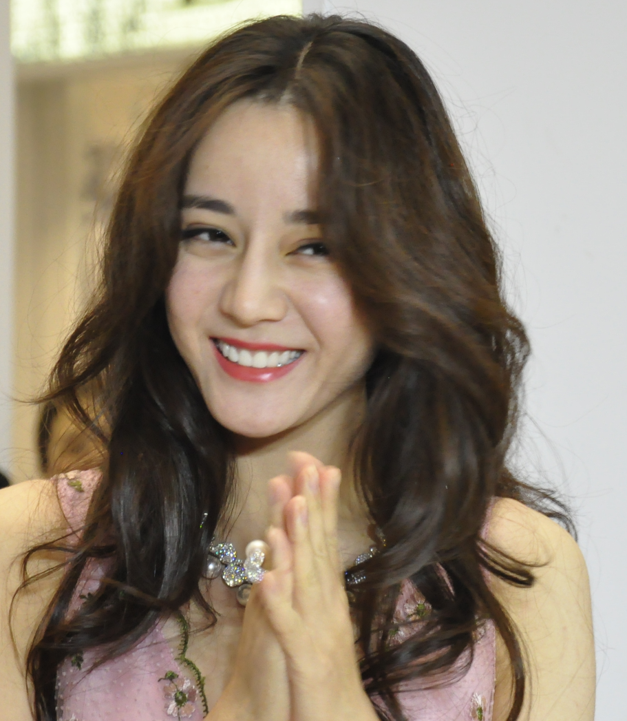 [迪丽热巴生图]-[粉红色裙子]